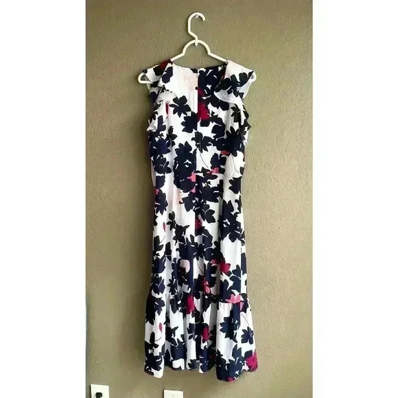 Liz Claiborne Fit and Flare Dress Women Size 8 White Floral Sleeveless - Picture 4 of 9